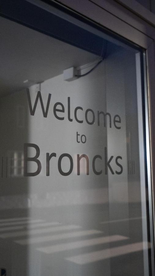 Broncks Apartment 5 - Modern 2-Bedroom In The Heart Of Tórshavn Kültér fotó